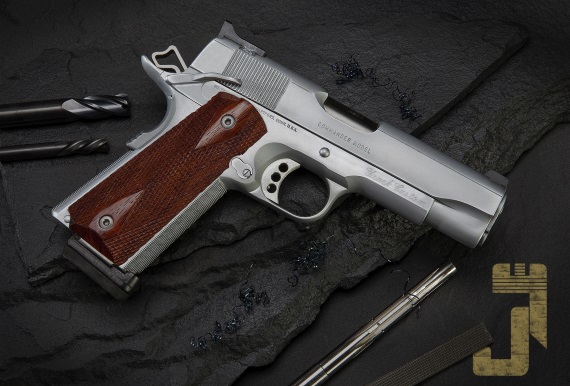 Colt Commander 1911 Handgun Picture